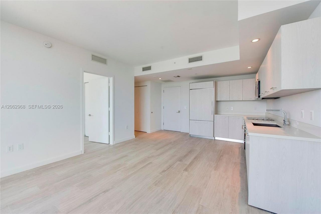 55 SW 9th St , Unit 3507, Miami, FL 33130 Photo