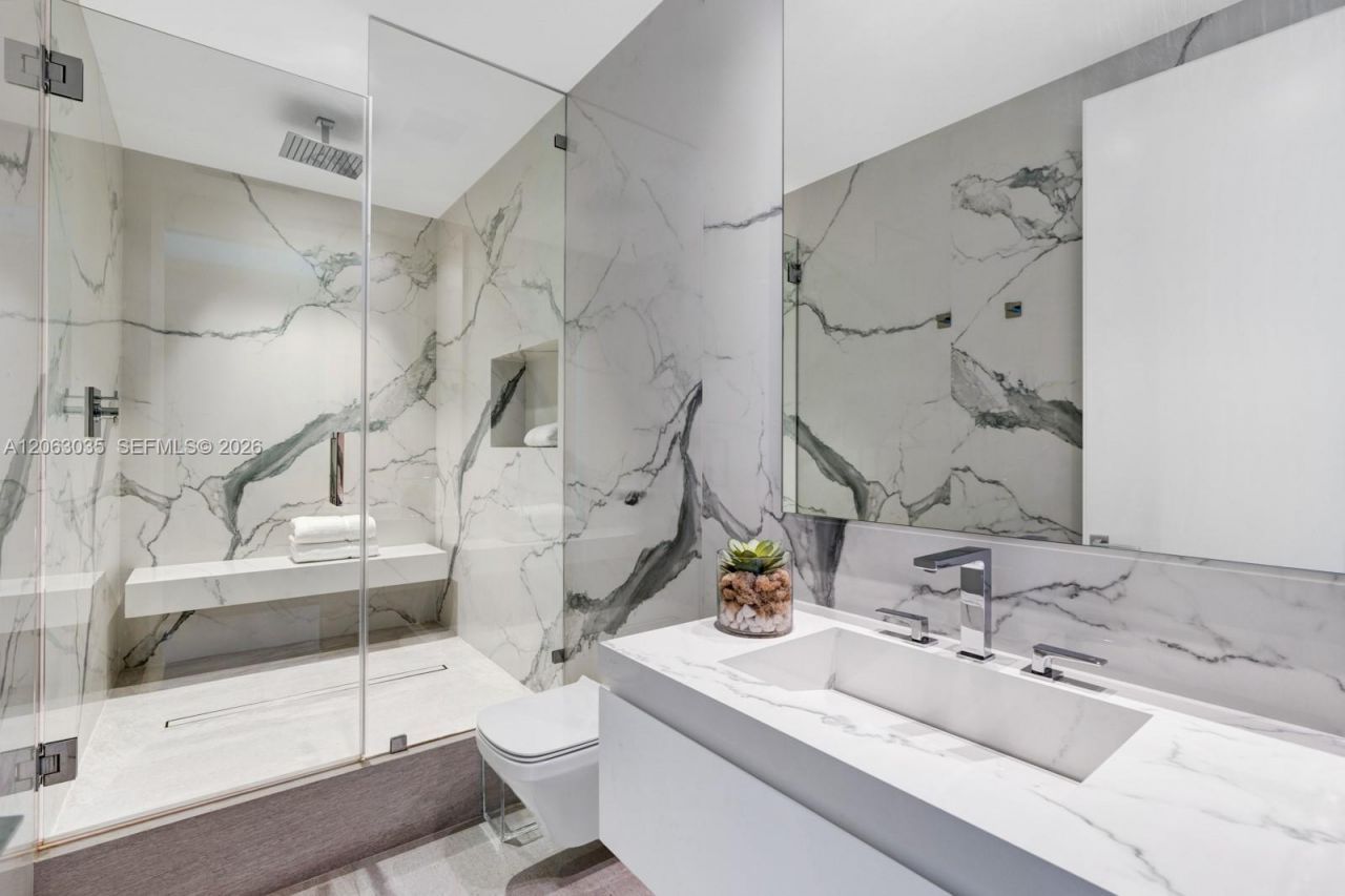 100 S Pointe Dr, Unit 1201/1202, Miami Beach, FL 33139 Photo