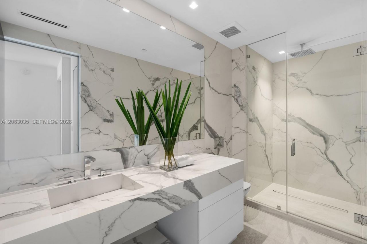 100 S Pointe Dr, Unit 1201/1202, Miami Beach, FL 33139 Photo