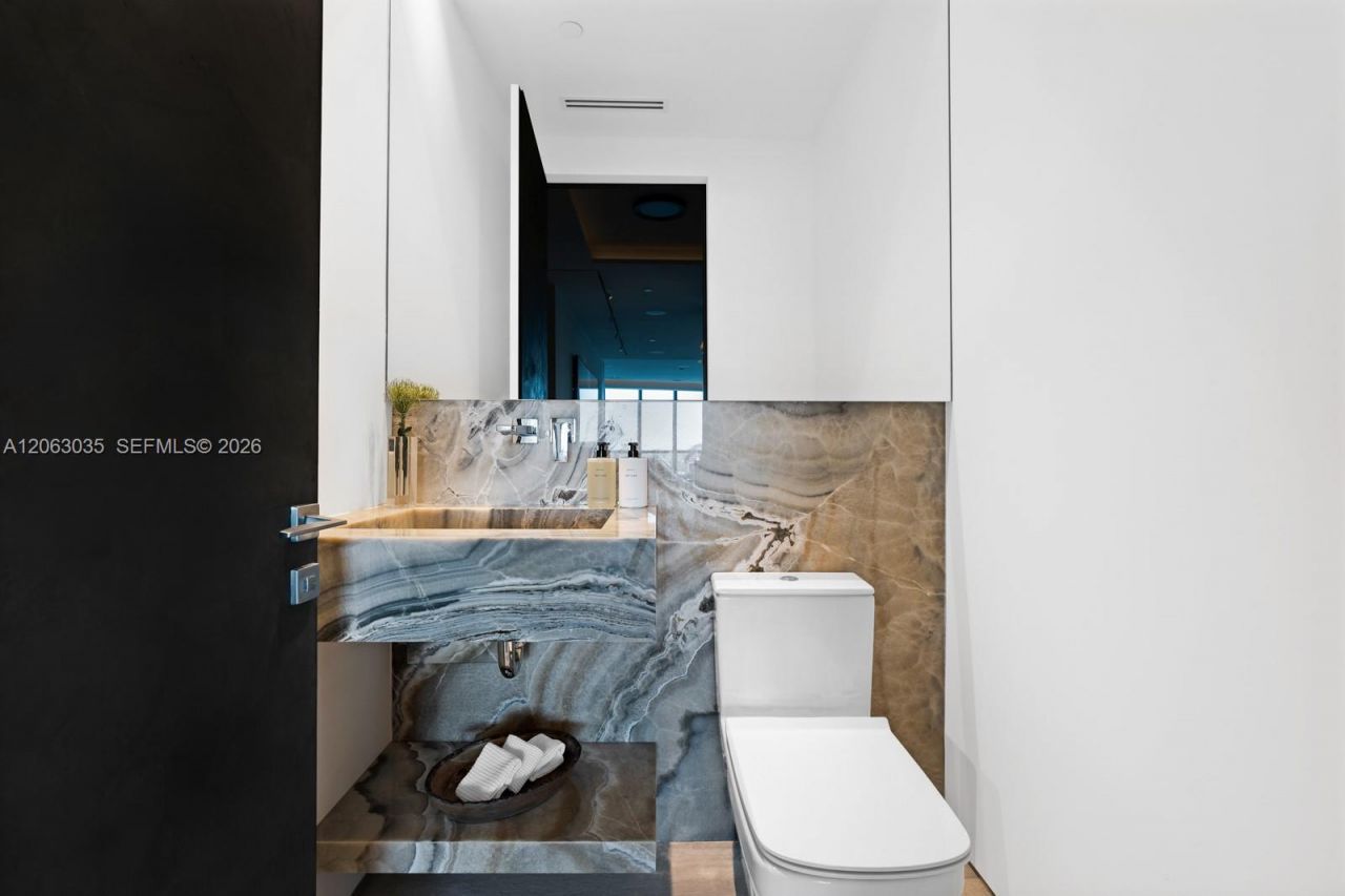 100 S Pointe Dr, Unit 1201/1202, Miami Beach, FL 33139 Photo