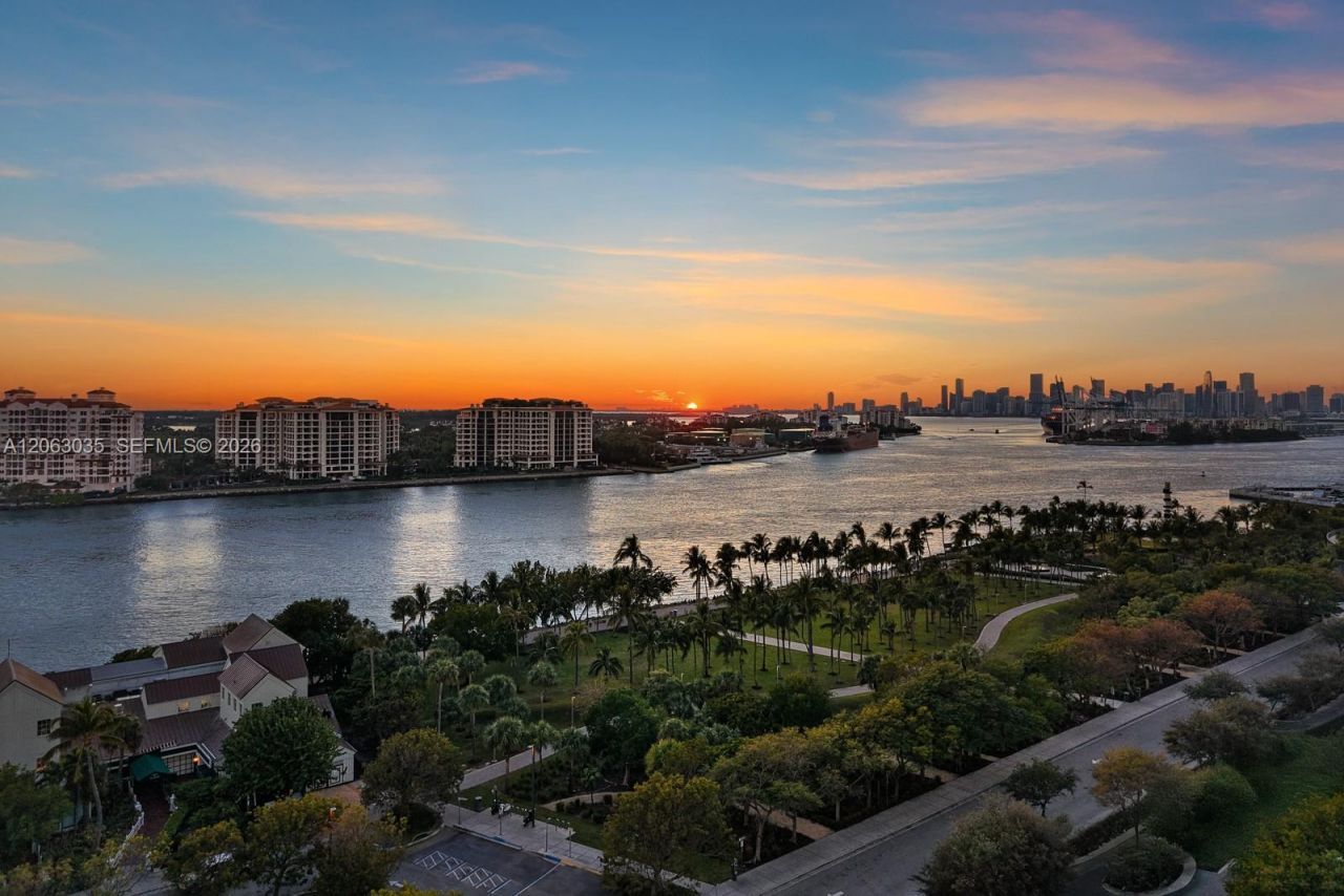 100 S Pointe Dr, Unit 1201/1202, Miami Beach, FL 33139 Photo