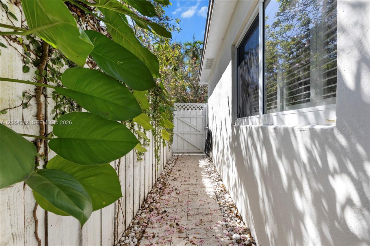 711 NE 72nd Ter , Miami, FL 33138 Photo