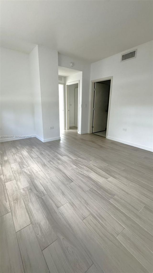 999 SW 1st Ave, Unit 1604, Miami, FL 33130 Photo