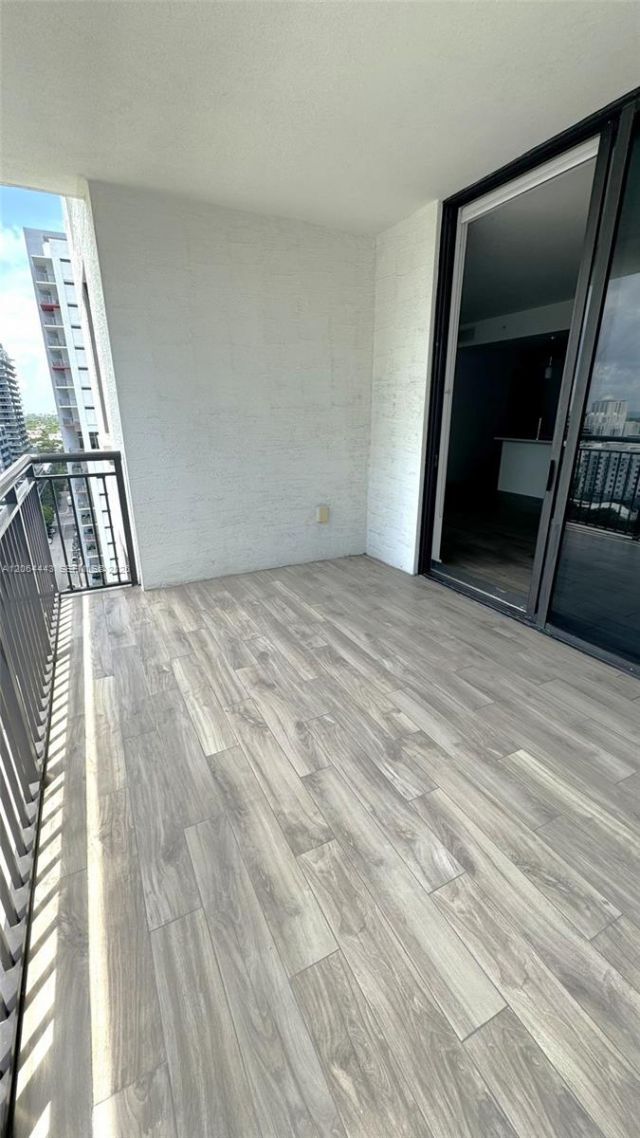 999 SW 1st Ave, Unit 1604, Miami, FL 33130 Photo