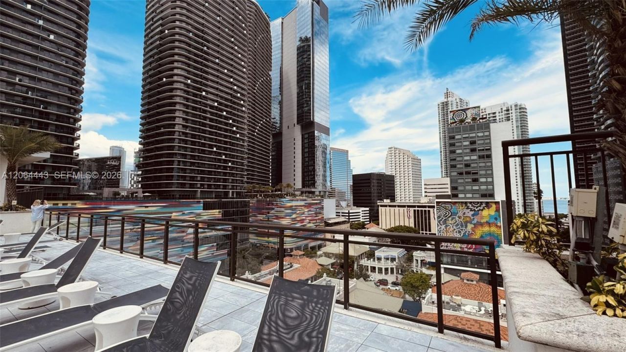 999 SW 1st Ave, Unit 1604, Miami, FL 33130 Photo