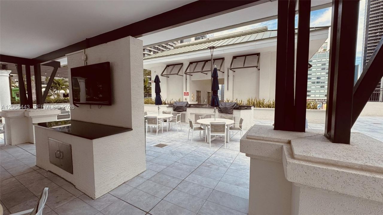 999 SW 1st Ave, Unit 1604, Miami, FL 33130 Photo