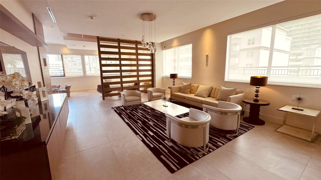 999 SW 1st Ave, Unit 1604, Miami, FL 33130 Photo