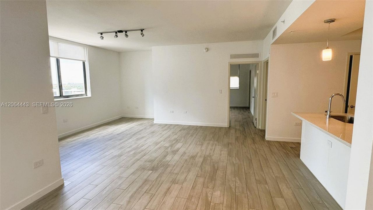 999 SW 1st Ave, Unit 1604, Miami, FL 33130 Photo