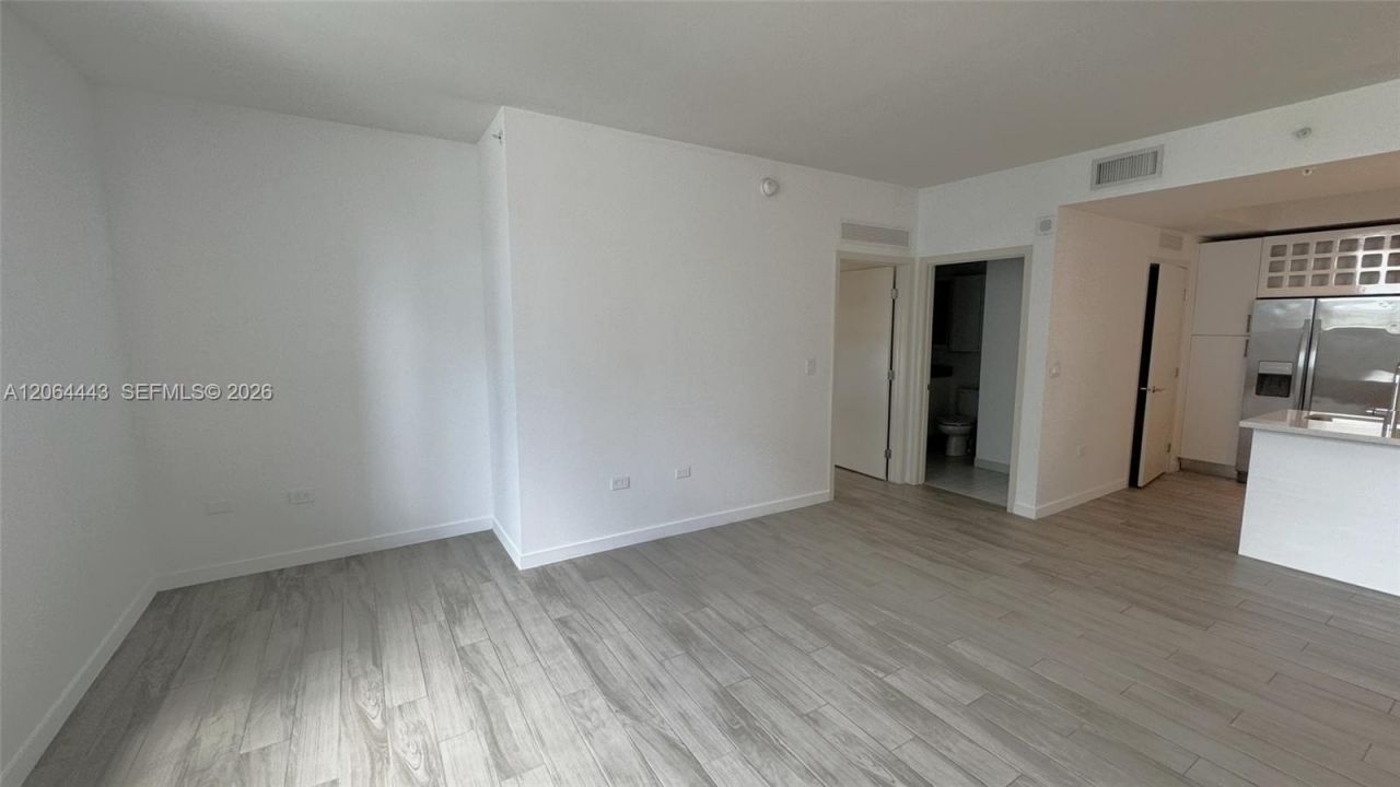 999 SW 1st Ave, Unit 1604, Miami, FL 33130 Photo