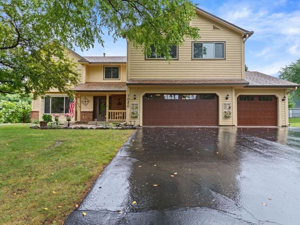 7020 Beacon Circle, Eden Prairie, MN 55346