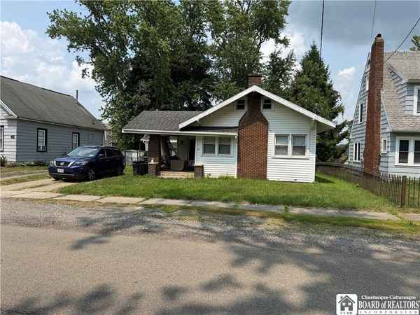 30 W Duquesne Street , Celoron, NY 14720