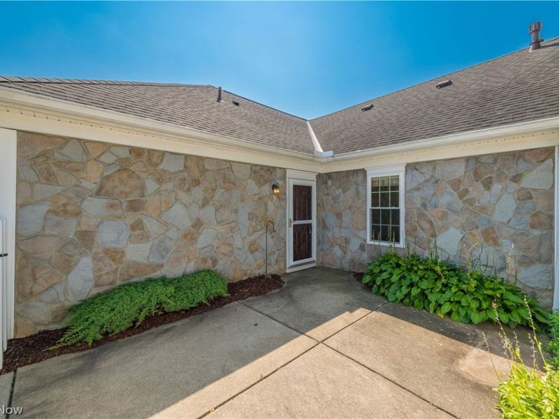 8222 Cyrus Lane , Northfield, OH 44067 Photo 5