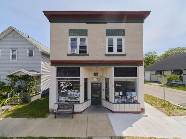 135 Washington Street, Manistee, MI 49660