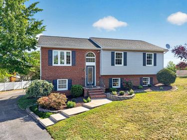 1251 WATERMAN DR, HARRISONBURG, VA 22802