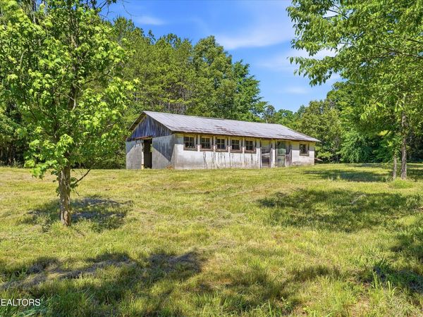 3 Highway 163 , Etowah, TN 37331