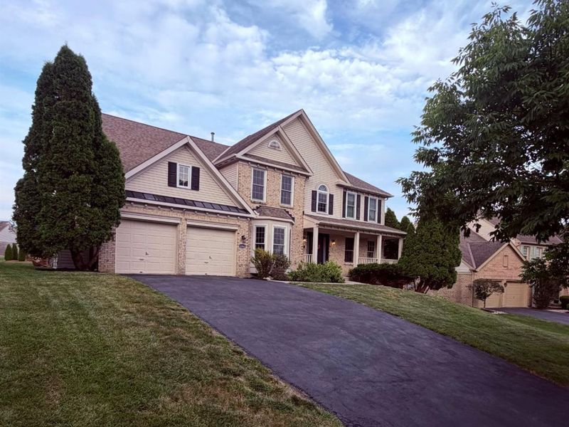 10942 Fallstone Drive, Springdale, OH 45246 Photo 2