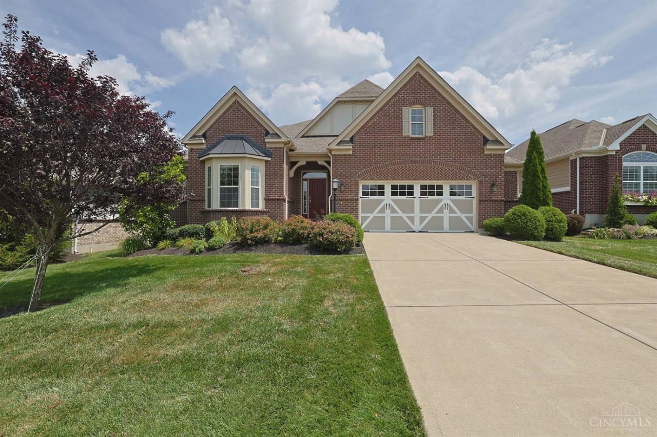 6493 Coach Light Circle, Liberty Township, OH 45011 Main Photo