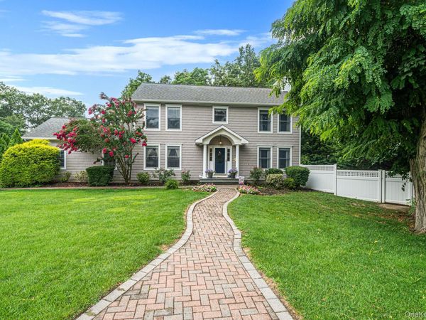 8 Old Orchard Court , Rocky Point, NY 11778