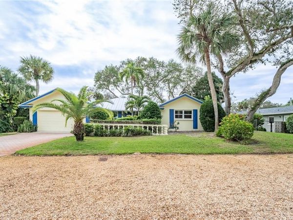626 Honeysuckle Lane, Vero Beach, FL 32963