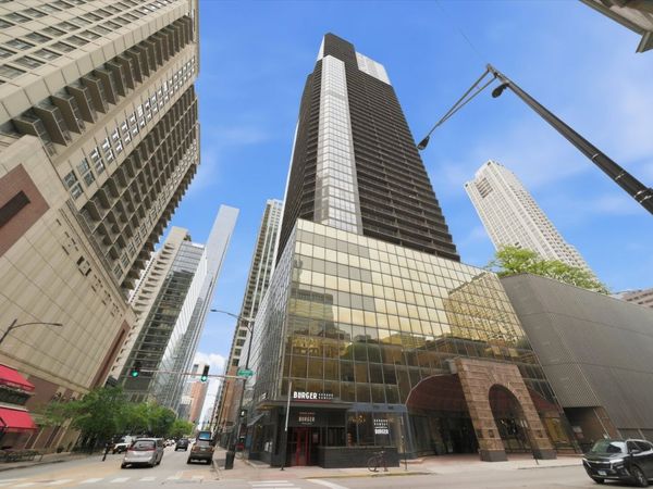 10 E Ontario Street, Unit 2003, Chicago, IL 60611