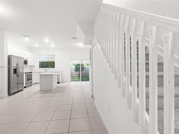 12121 NW 23rd Ct , Miami, FL 33167