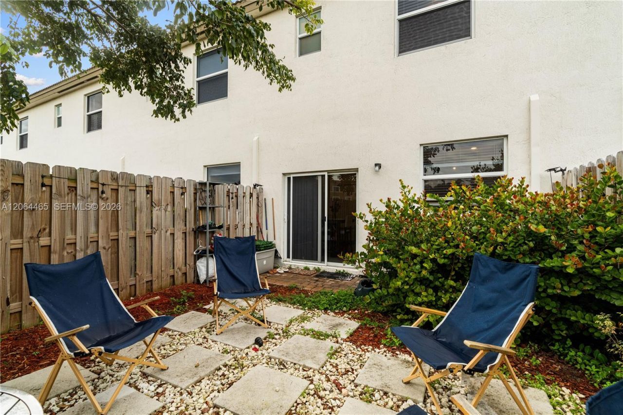 12121 NW 23rd Ct, Miami, FL 33167 Photo