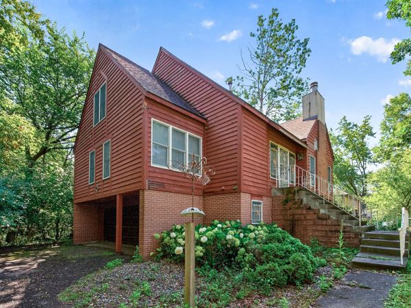 2597 Hayward Avenue N, Oakdale, MN 55128