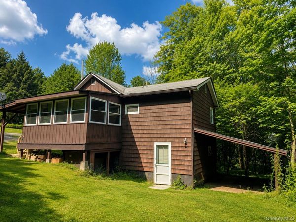 1201 Old Route 17 , Livingston Manor, NY 12758