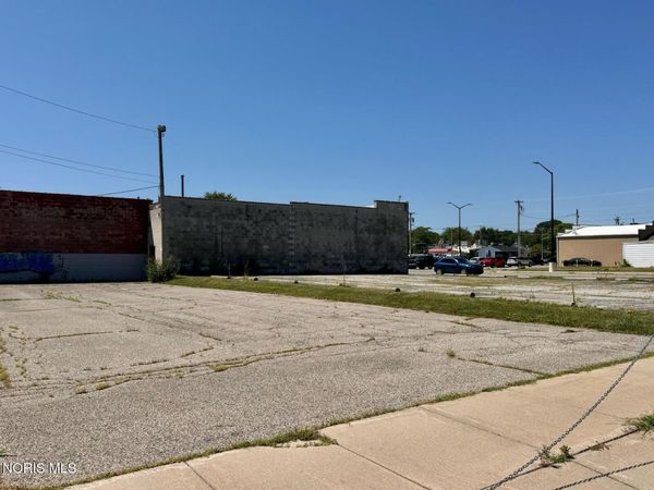208 E Butler Street , Bryan, OH 43506