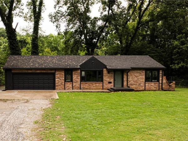 18405 E Truman Road, Independence, MO 64057