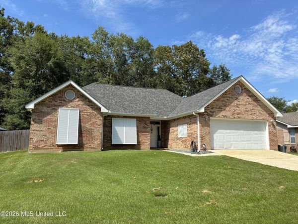 687 Hilo Way, Diamondhead, MS 39525