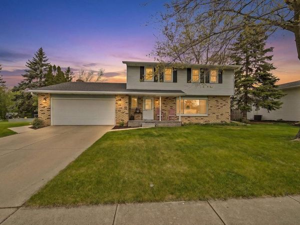 413 S GOOD HOPE ROAD, De Pere, WI 54115