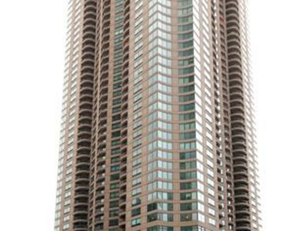 400 N LaSalle Boulevard , Unit 2203, Chicago, IL 60654