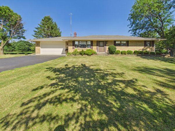 3862 Westfield Road , Winnebago, IL 61088