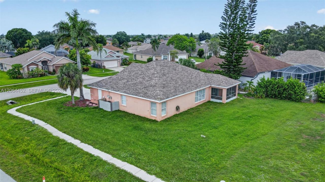 1502 Scholar Ct , Lehigh Acres, FL 33971 Photo