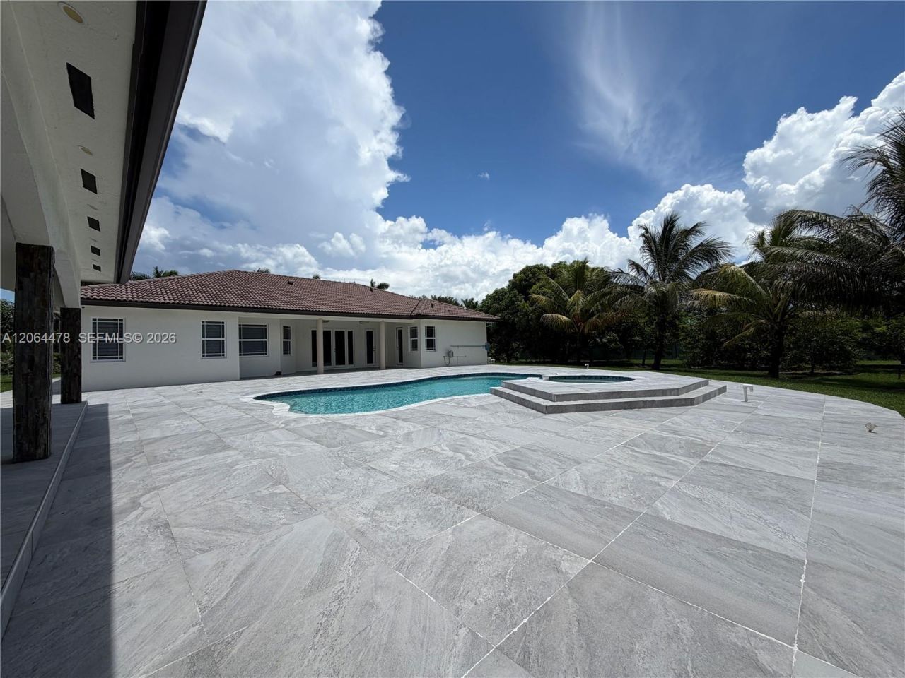 19690 SW 210th St, Miami, FL 33187 Photo