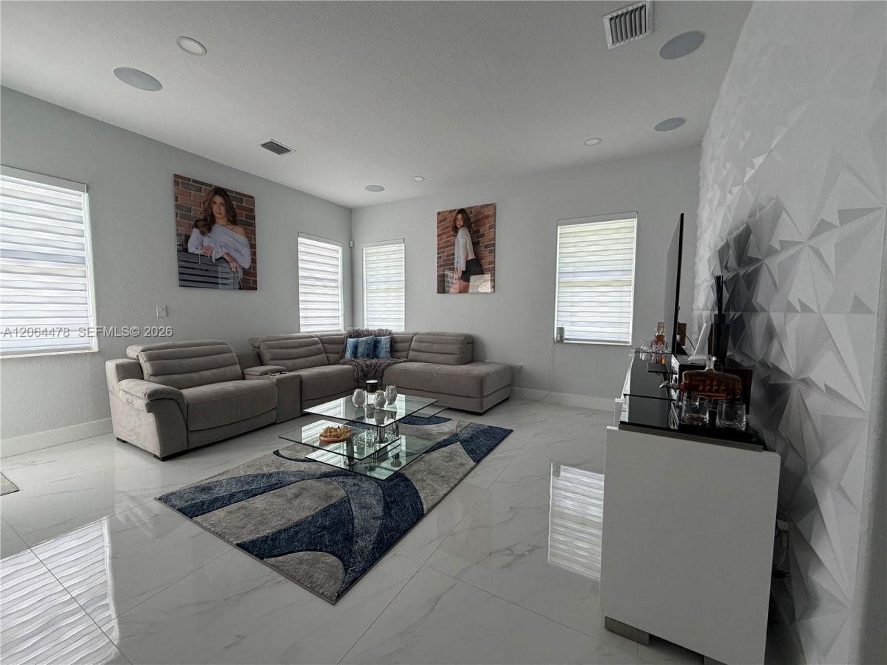 19690 SW 210th St, Miami, FL 33187 Photo