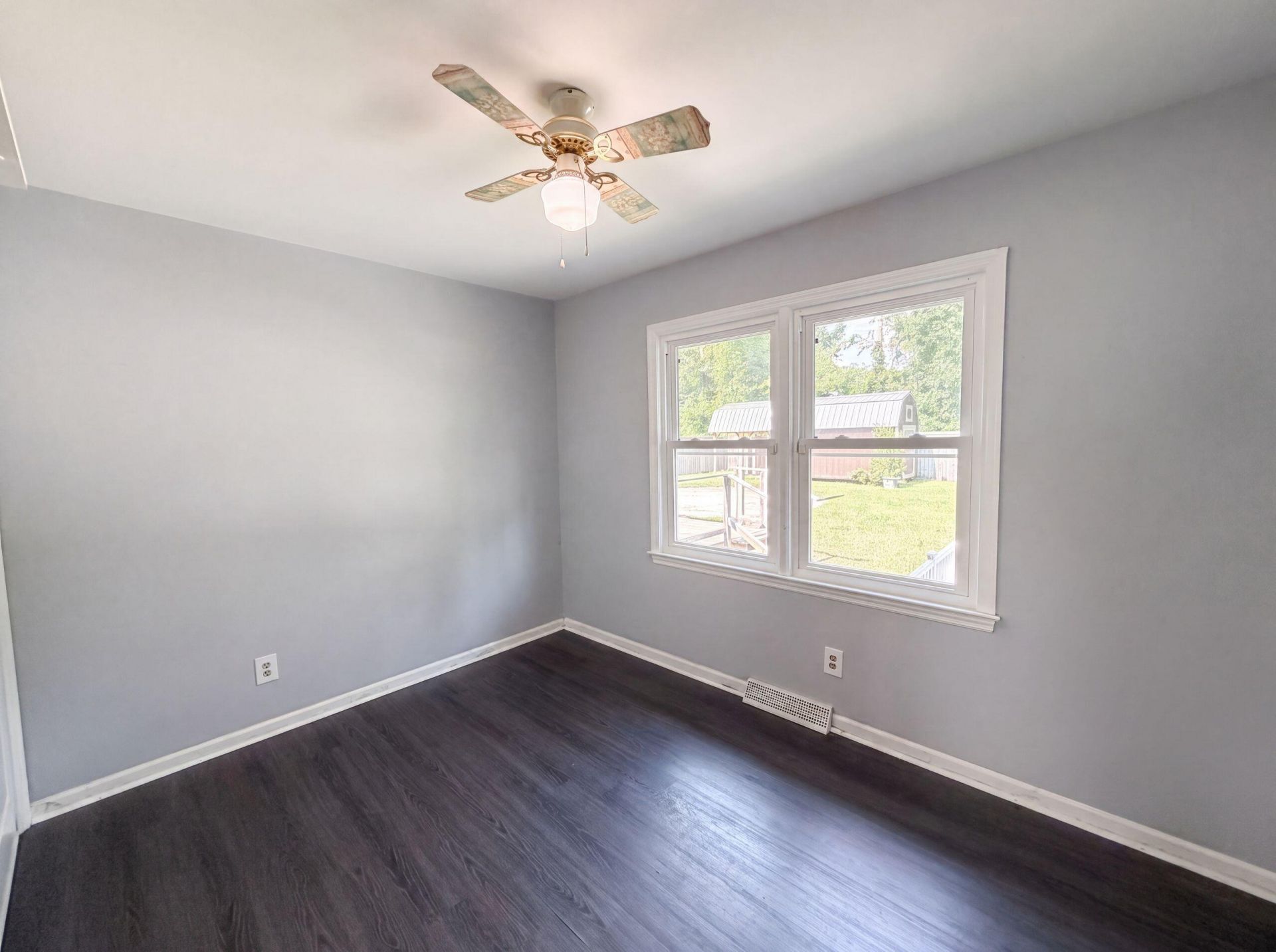 189 Tall Pines Road Photo 4