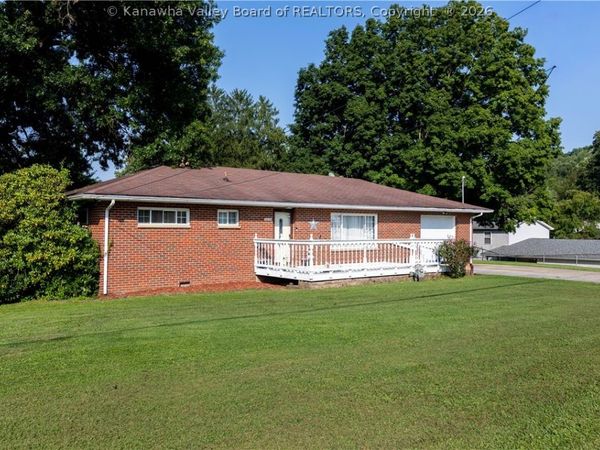 1012 Helen Drive, Hurricane, WV 25526