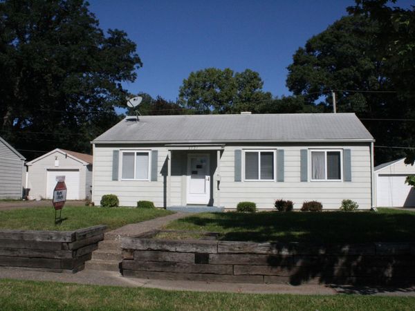 3721 13th Avenue, Moline, IL 61265