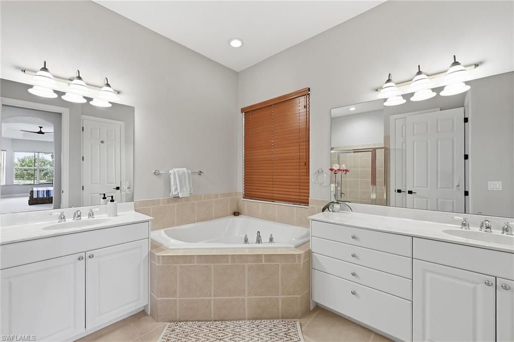9024 Maverick Ct, Naples, FL 34113 Photo