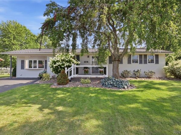 545 Northfield Drive, Youngstown, NY 14174