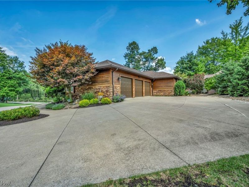 3909 Weymouth Woods Drive, Medina, OH 44256 Photo 3