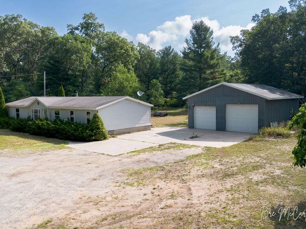 1634 S Chatterson Road, Muskegon, MI 49442