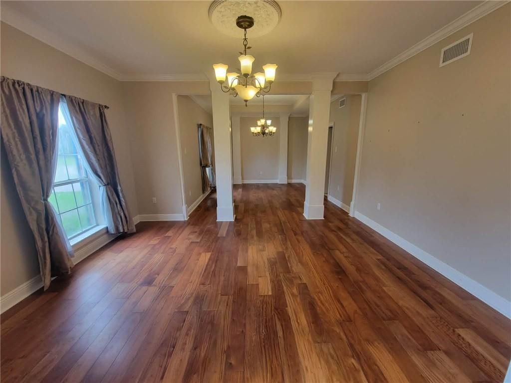 3621 LAKE ASPEN Drive W Gretna, LA 70056