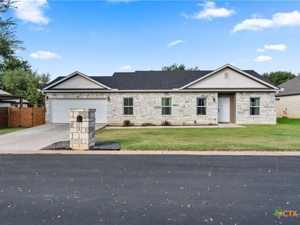 102 Fox Circle , Burnet, TX 78611