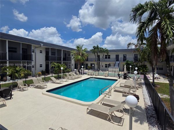 415 NE 2nd St, Unit 229, Hallandale Beach, FL 33009