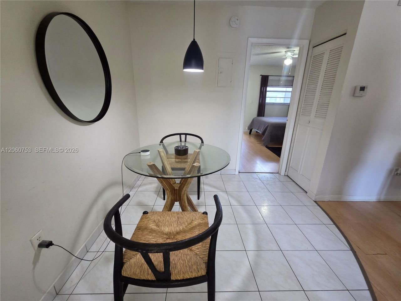 415 NE 2nd St, Unit 229, Hallandale Beach, FL 33009 Photo