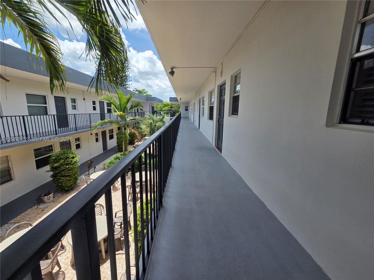 415 NE 2nd St, Unit 229, Hallandale Beach, FL 33009 Photo