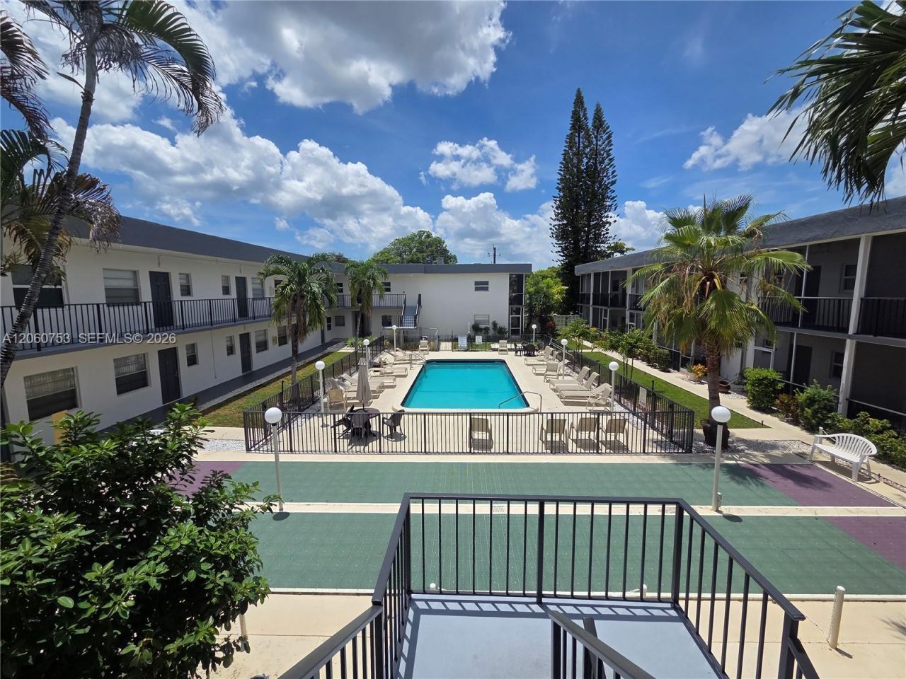 415 NE 2nd St, Unit 229, Hallandale Beach, FL 33009 Photo